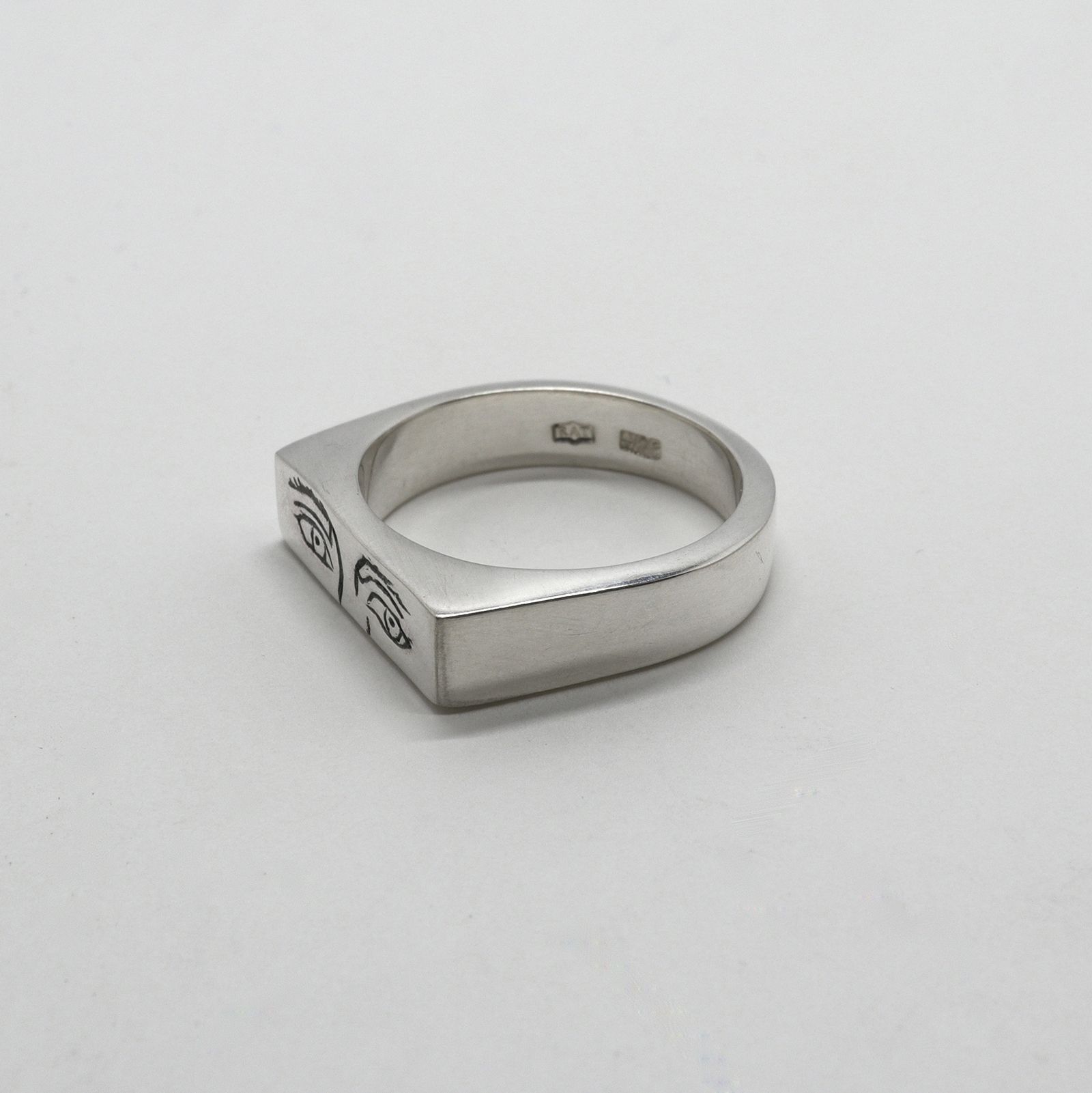 「Thin Crying Eyes Ring」リング