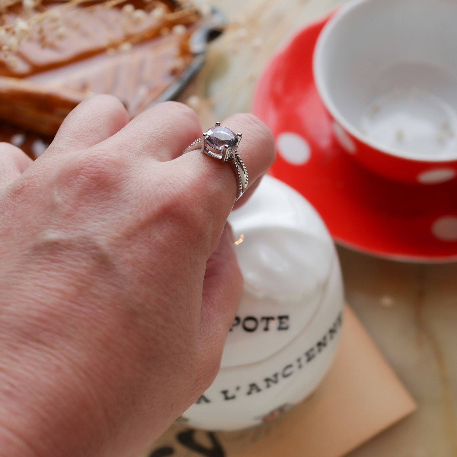 「オーロラストーン」リング イギリス