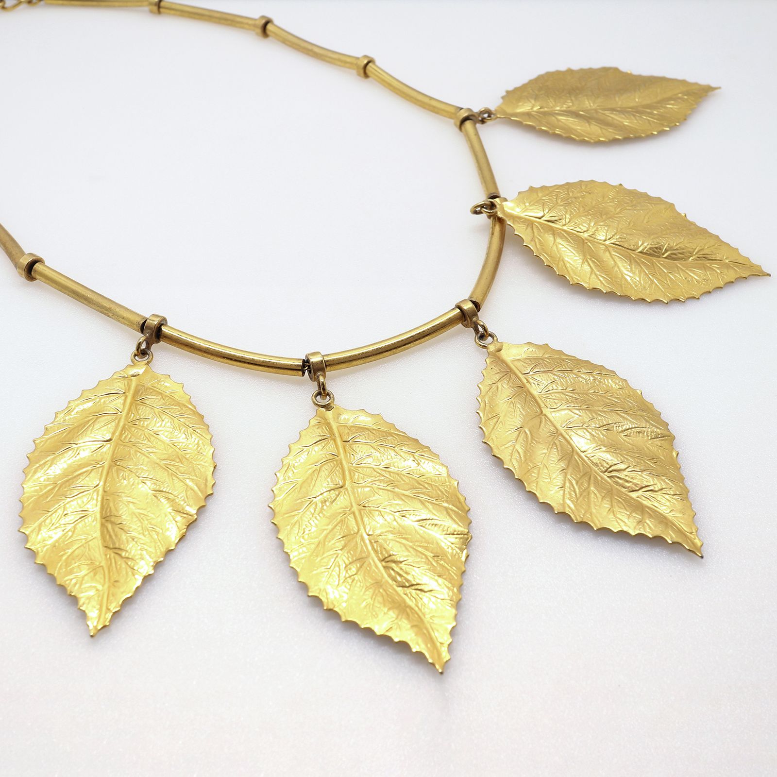 「スイングゴールデンリーフ」ネックレス イタリア