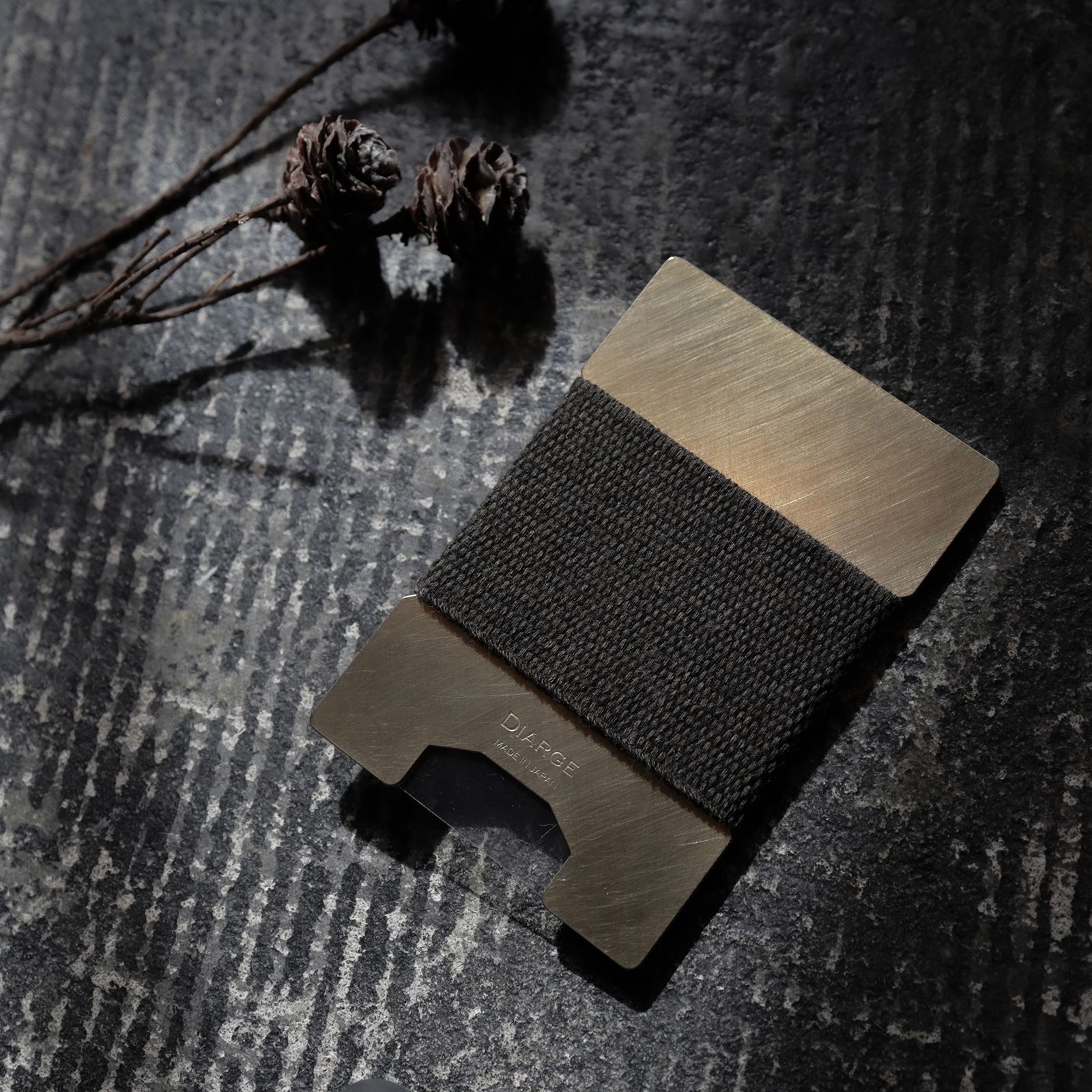 「METAL PLATE CARD HOLDER」カードケース ゴールド