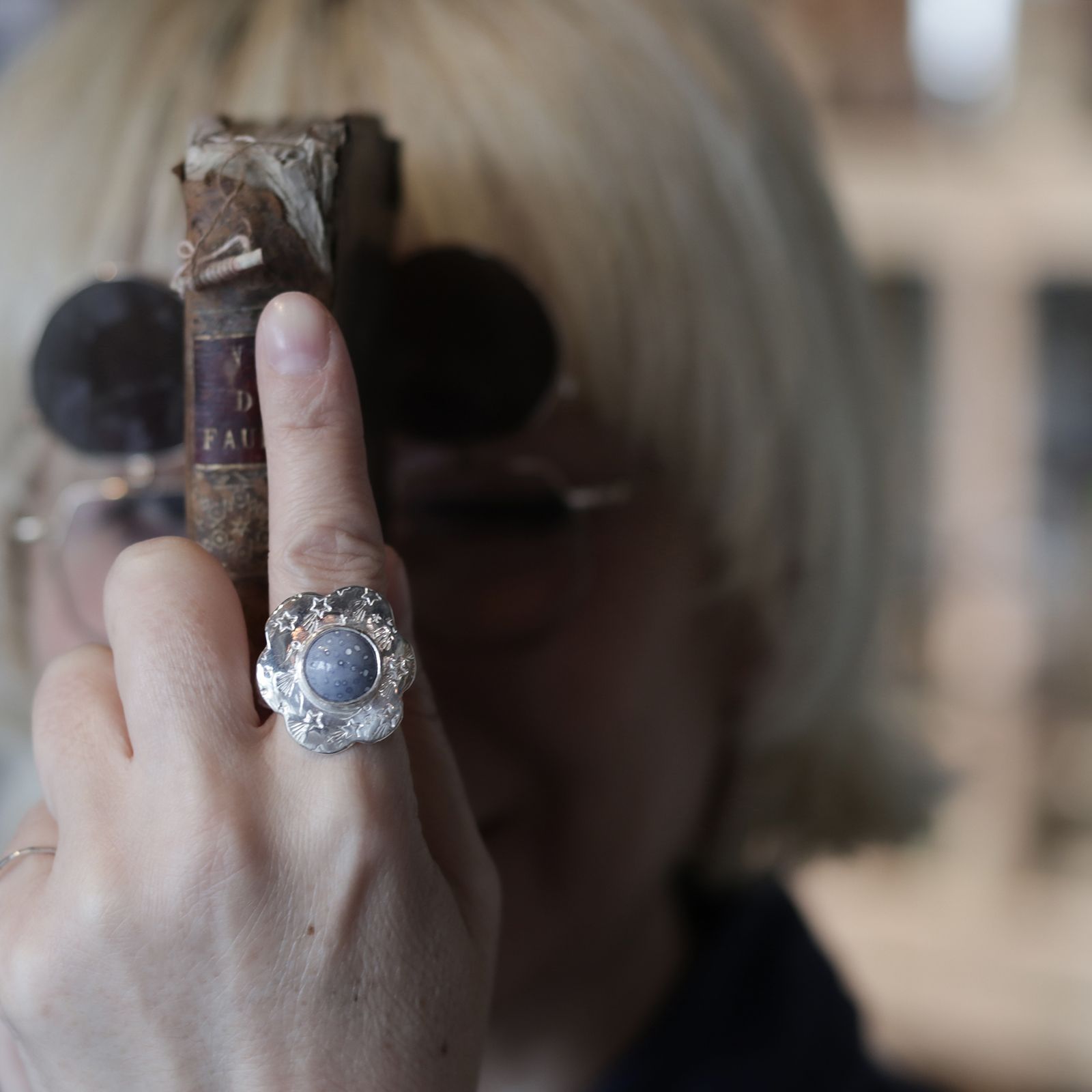「Blue Sponge Coral Flower Ring」リング