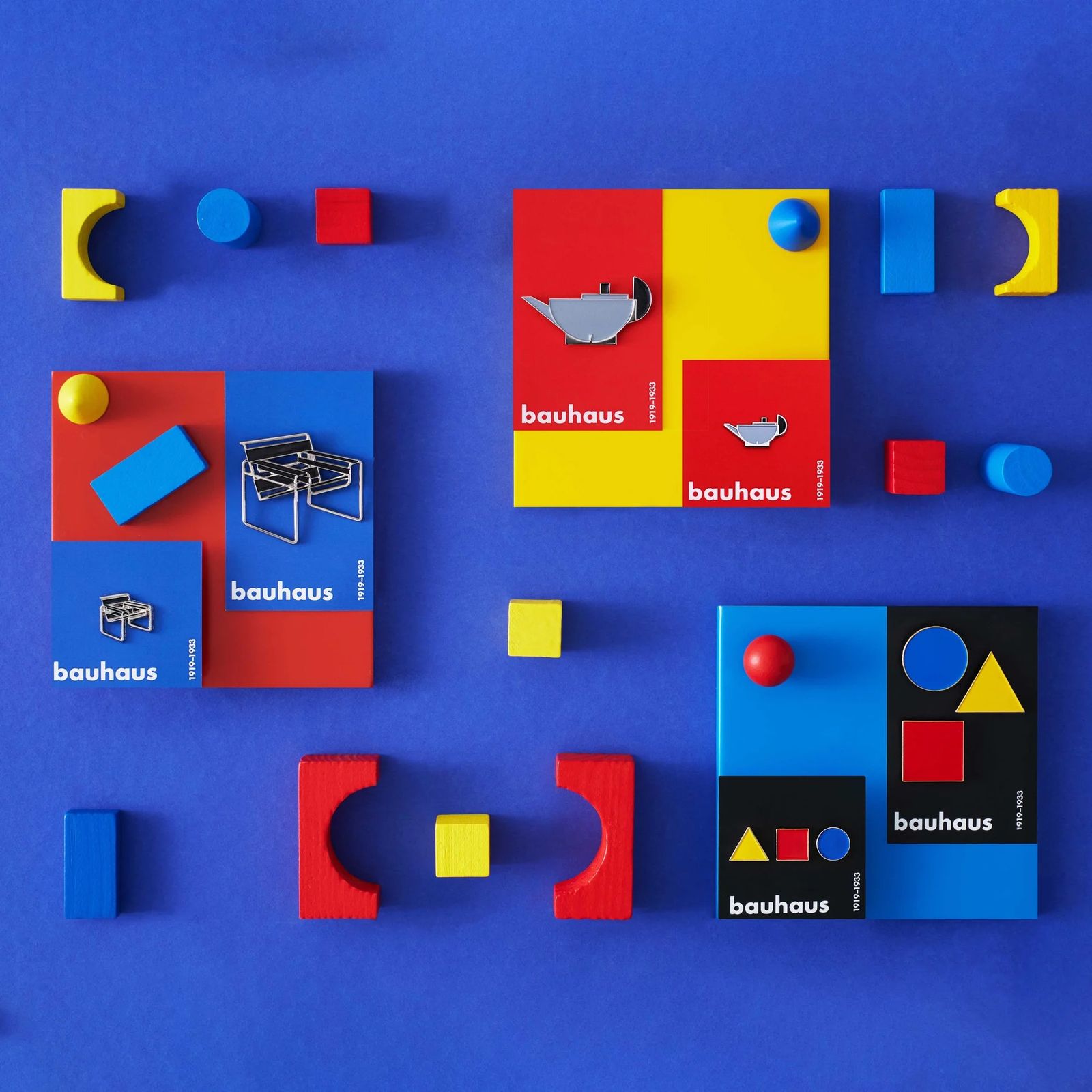 「Basic Forms in the Primary Bauhaus Colours」ピンズ バウハウスコレクション