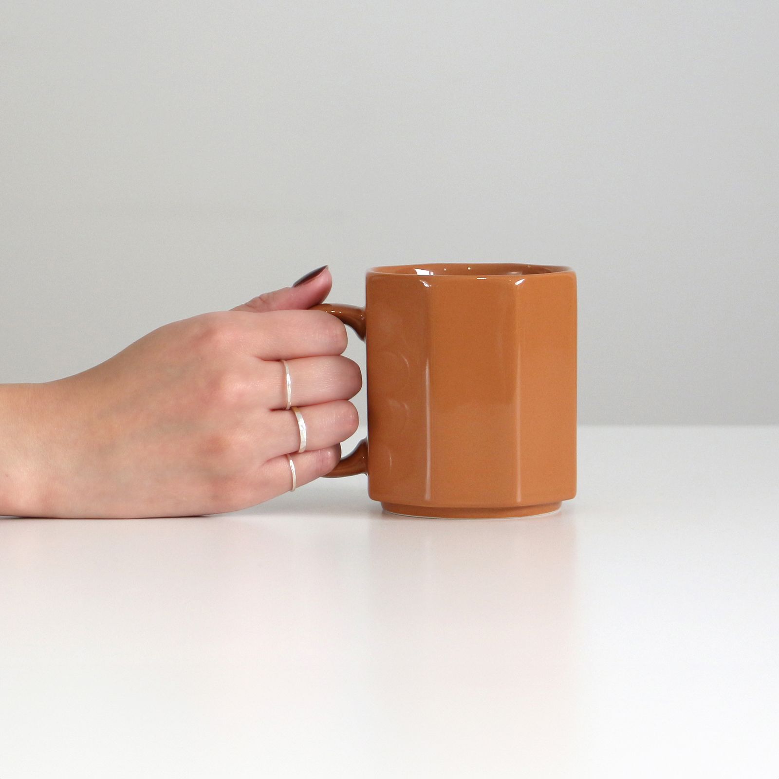 PORCELAIN MEASURING MUG "Light Brown"
