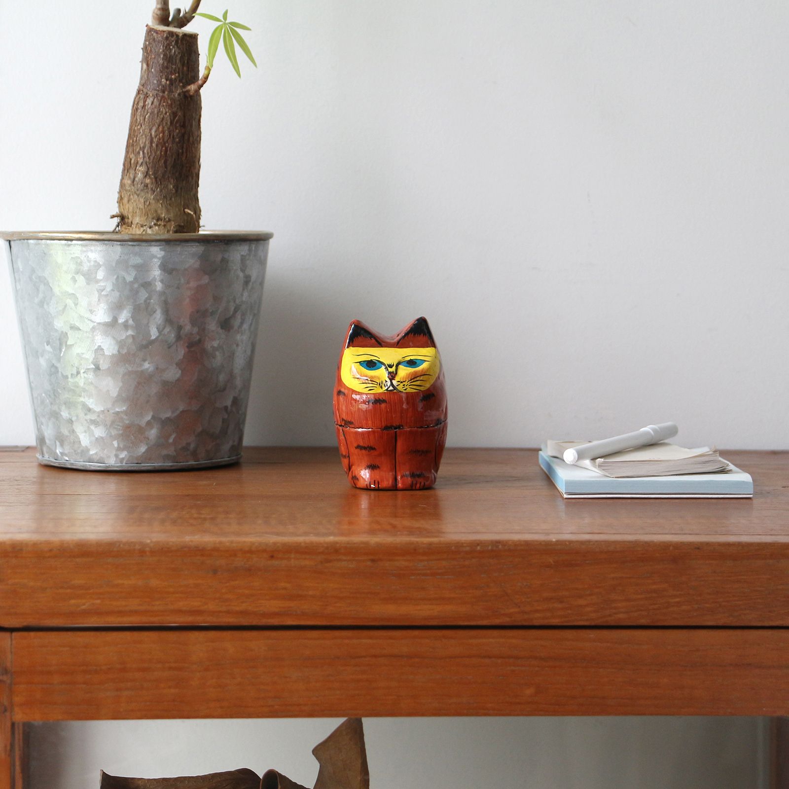 「PAPIER MACHE STANDING CAT」BROWN