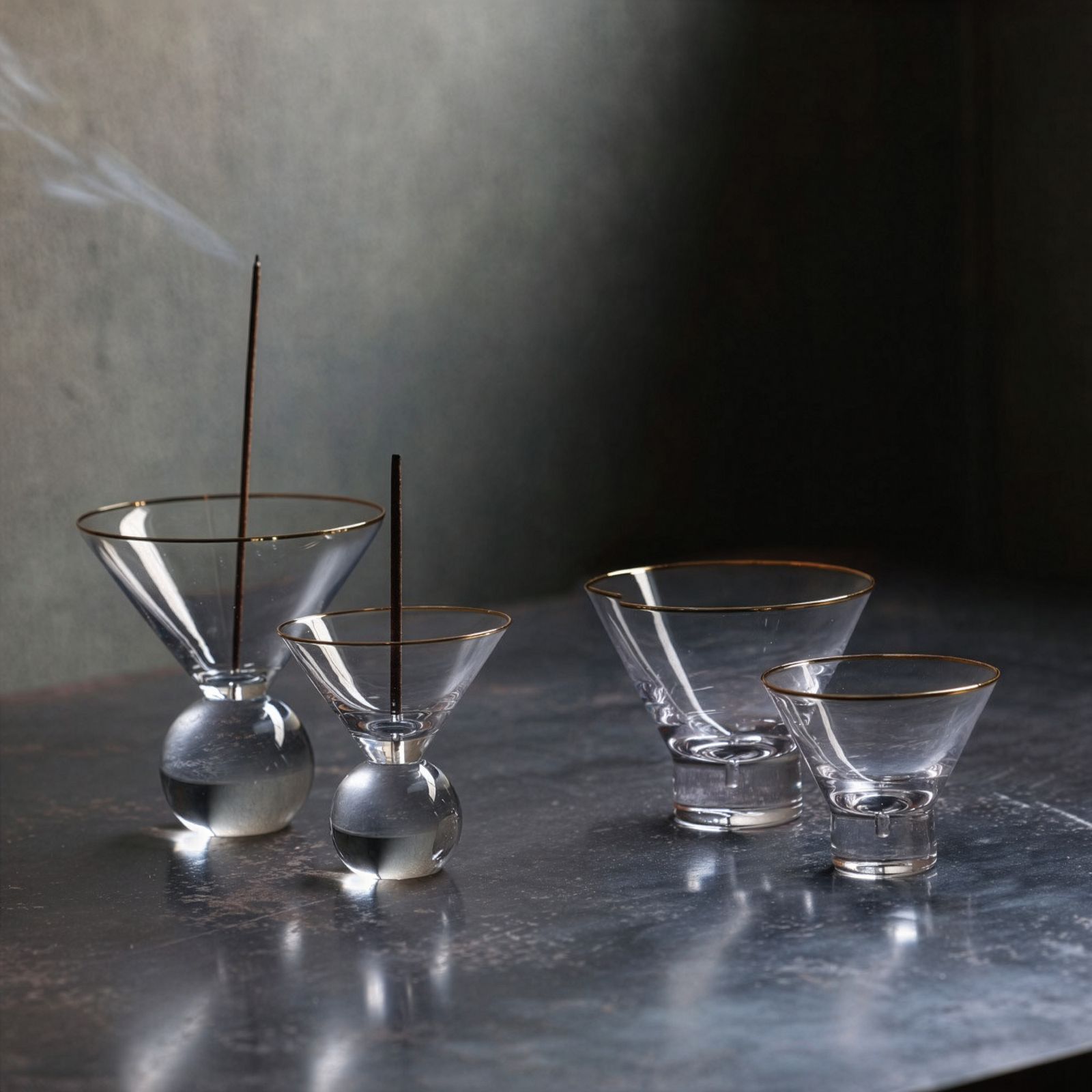 "HAZEL TINY ALLE A TE SPHERE"お香立て