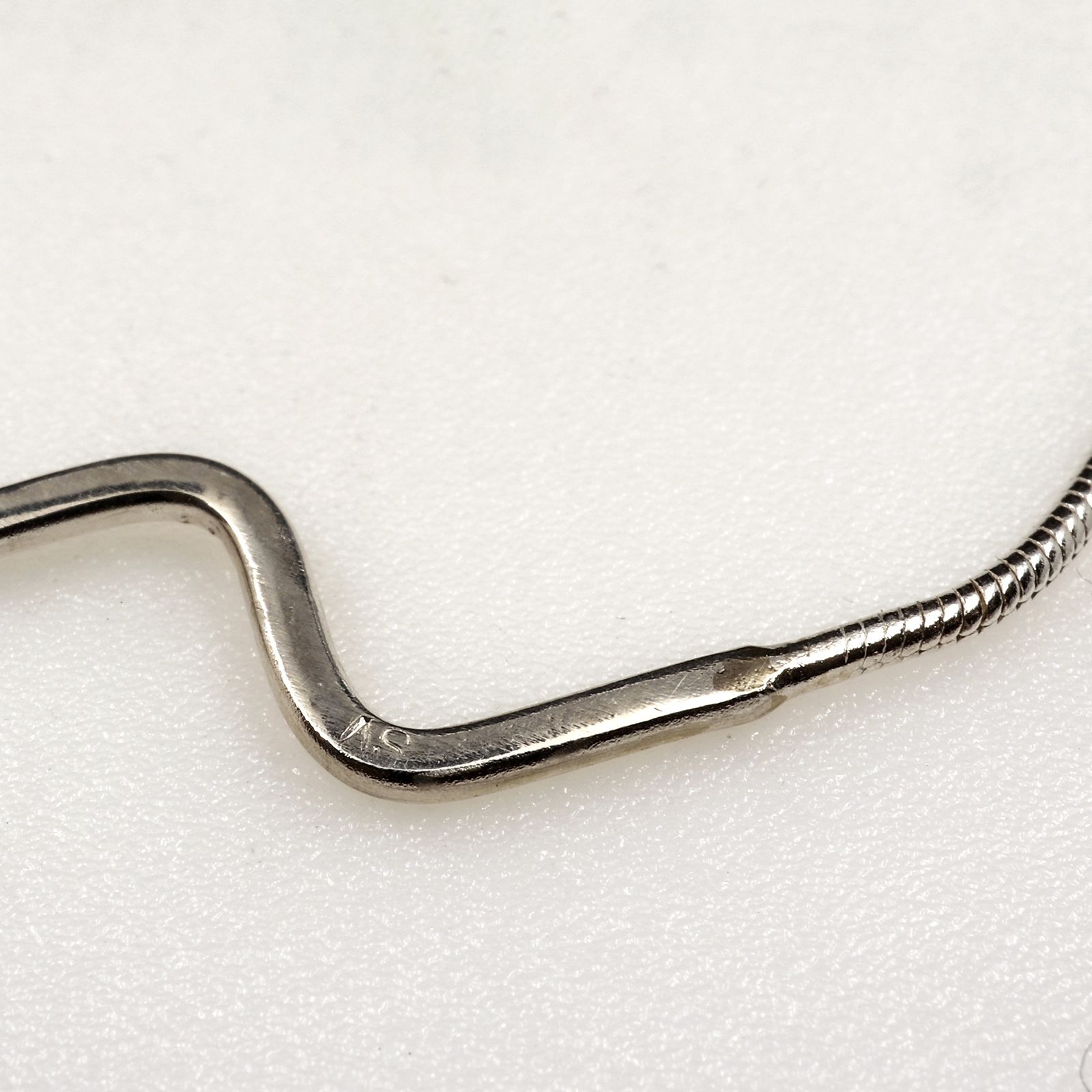 「LINE NECKLACE ZIG SHORT」ネックレス