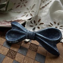 「フロスト・ネイビー・ボウ」ヘッドアクセ フランス