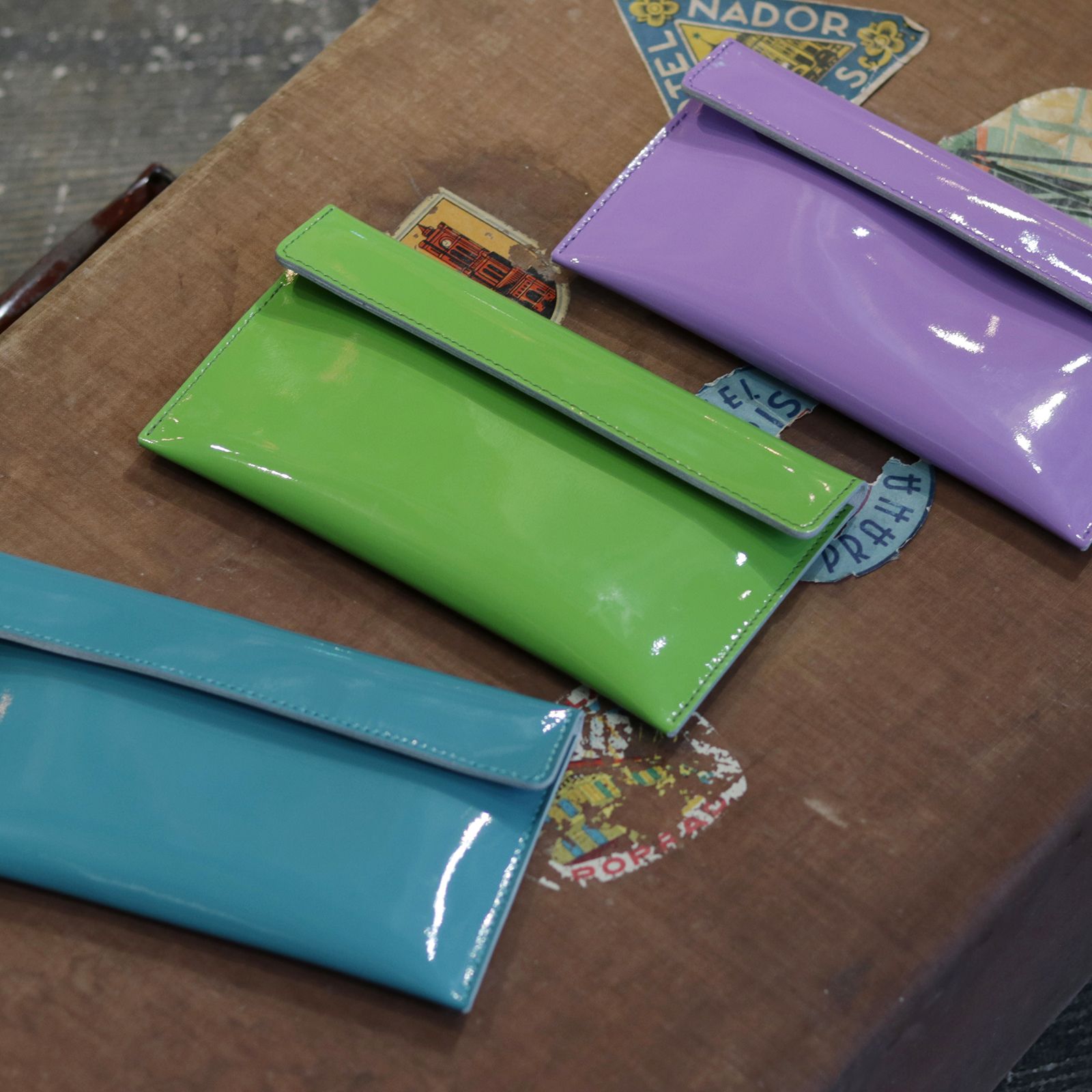 「工夫の重なり」長財布 アップルグリーン【corne別注】