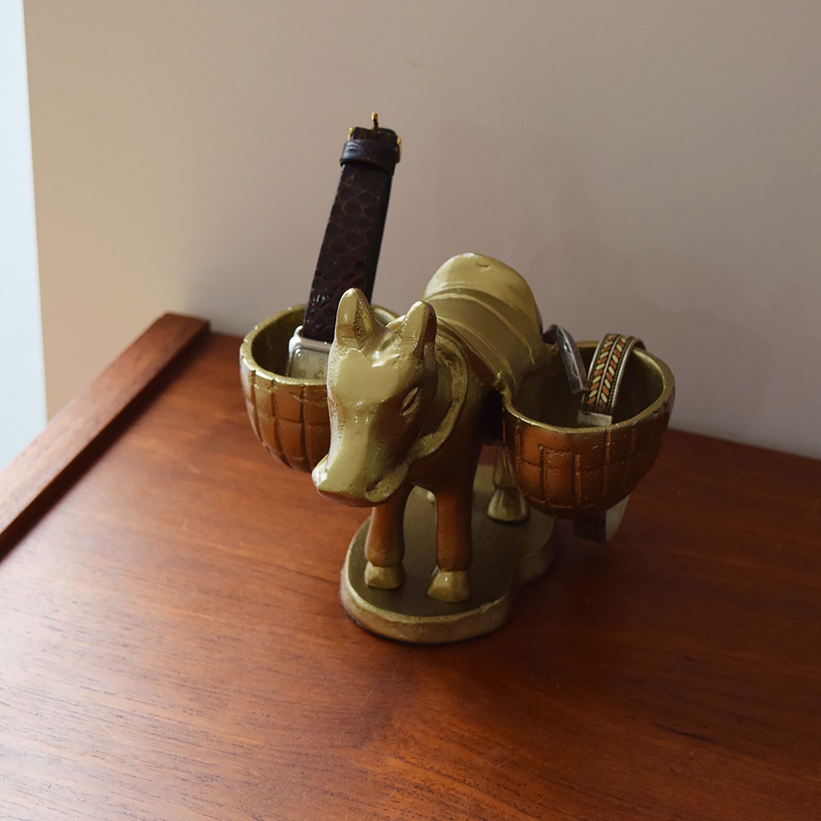 「Donkey And Basket」Gold