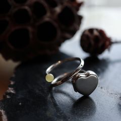 「HEART LOCKET SPIRAL RING」リング