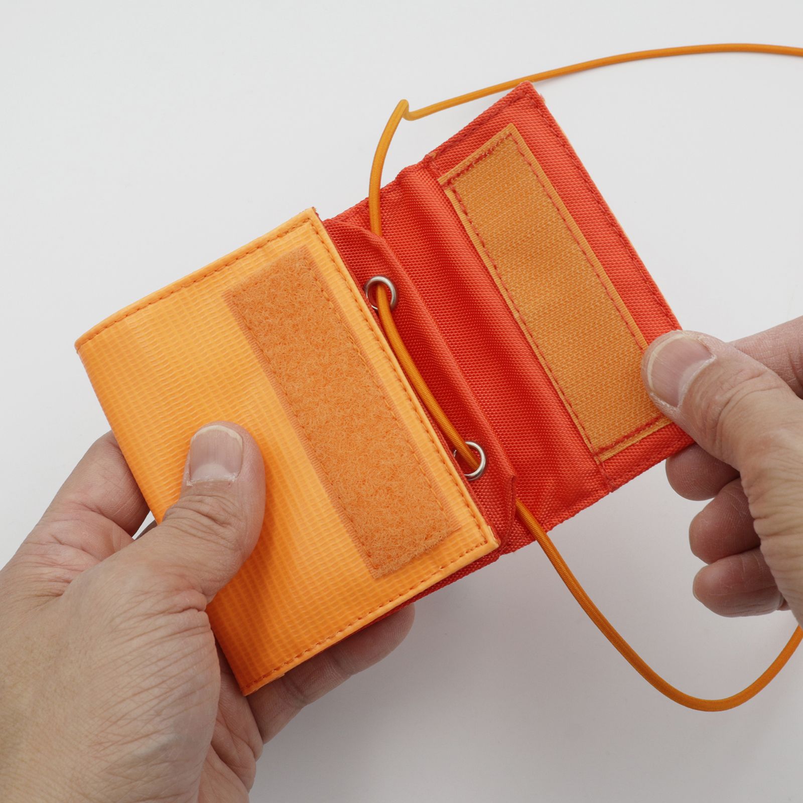 「C15 Mini Wallet」ショルダーウォレットS ホワイト