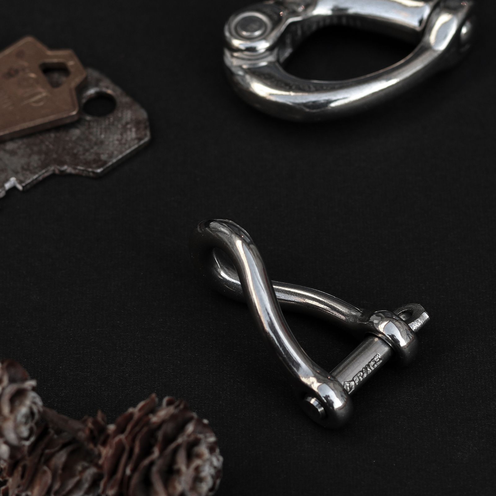 DETAIL INC. - 「TWIST SHACKLE」シャックル キーリング WICHARD