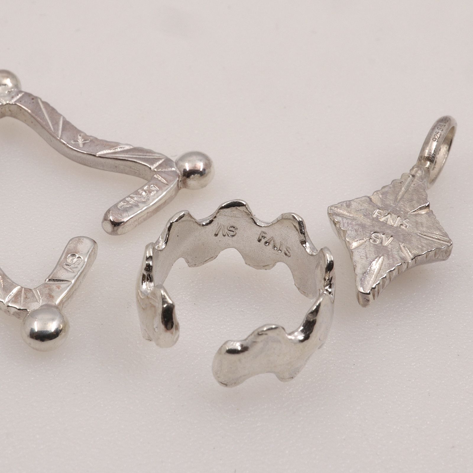 「TWINCLE DIA CUFFS」イヤーカフ