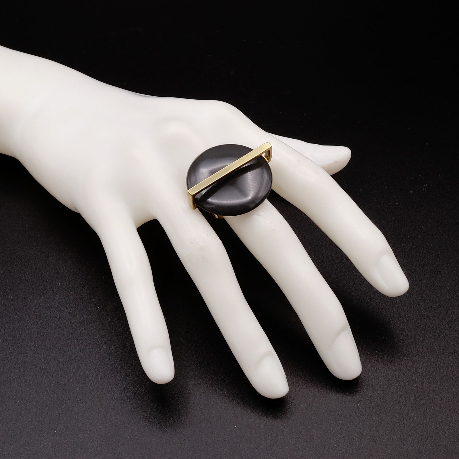 「LIP RING dark gray」リング