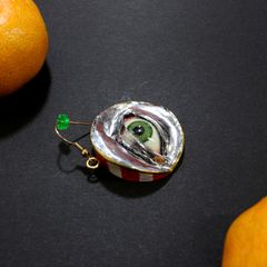 「目」ピアス（片耳） レッド×シルバーA