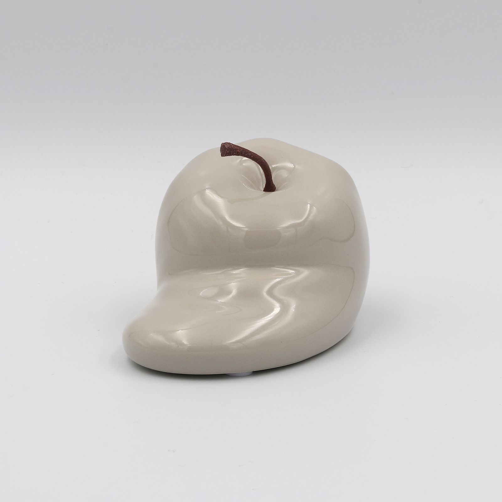 「ROBBEN MARBLY」溶けたリンゴのオブジェ