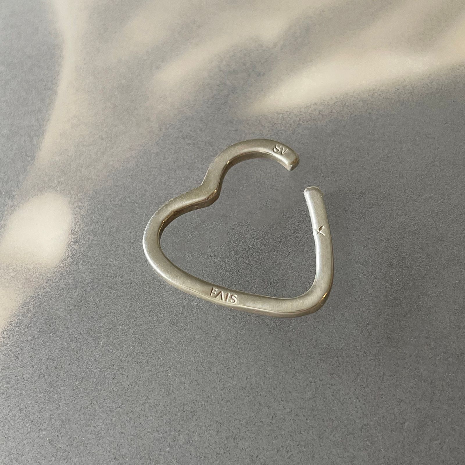 「SHAPES HEART MINICUFF」イヤーカフ