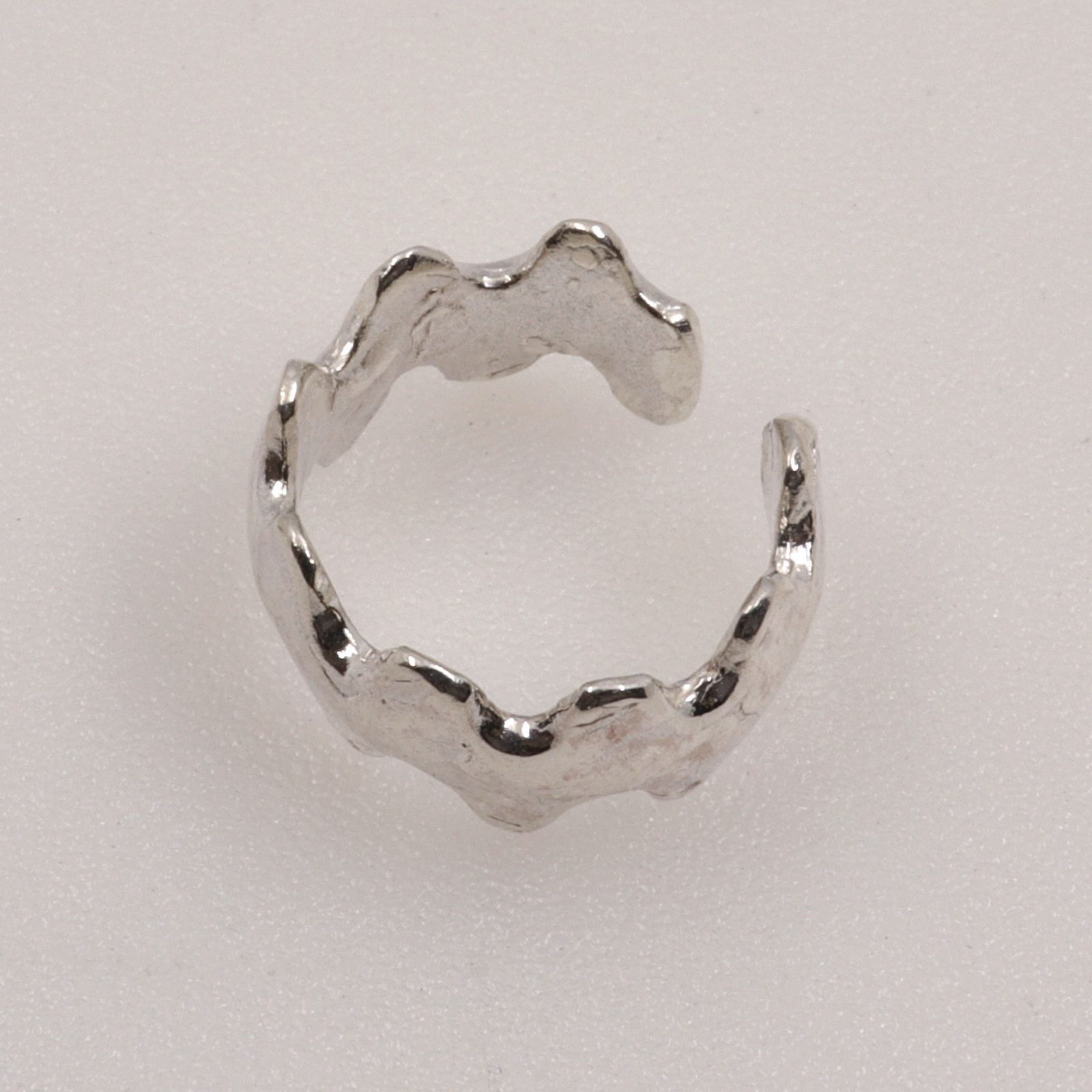 「TWINCLE DIA CUFFS」イヤーカフ