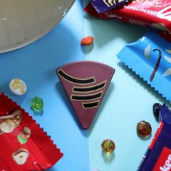「70s ファンジオメトリー」 ピンク ブローチ イギリス