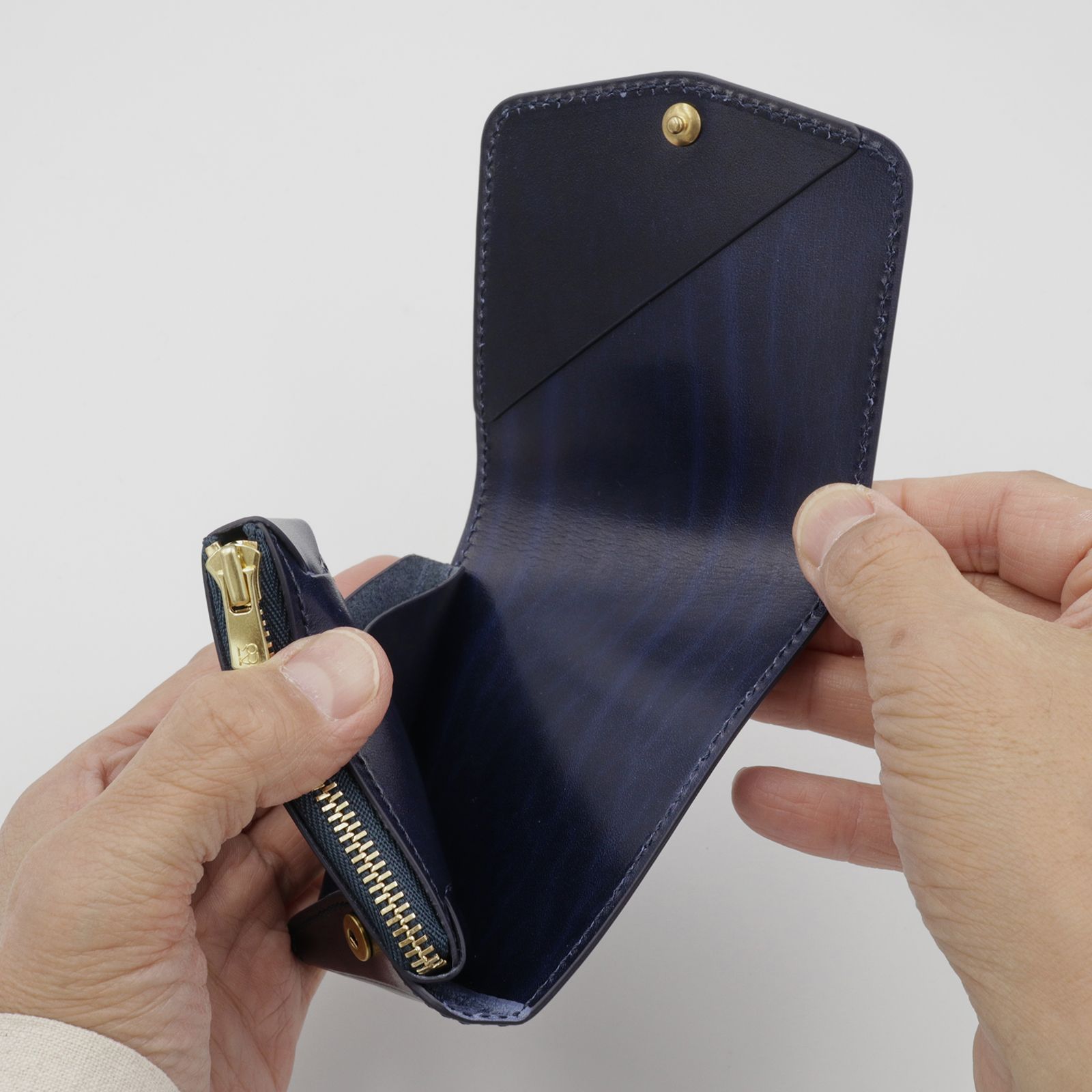 「小さく薄い財布SAKU ver.3 Plus Rugato」blue