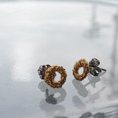 ラメラウンドピアス（特小）ゴールド