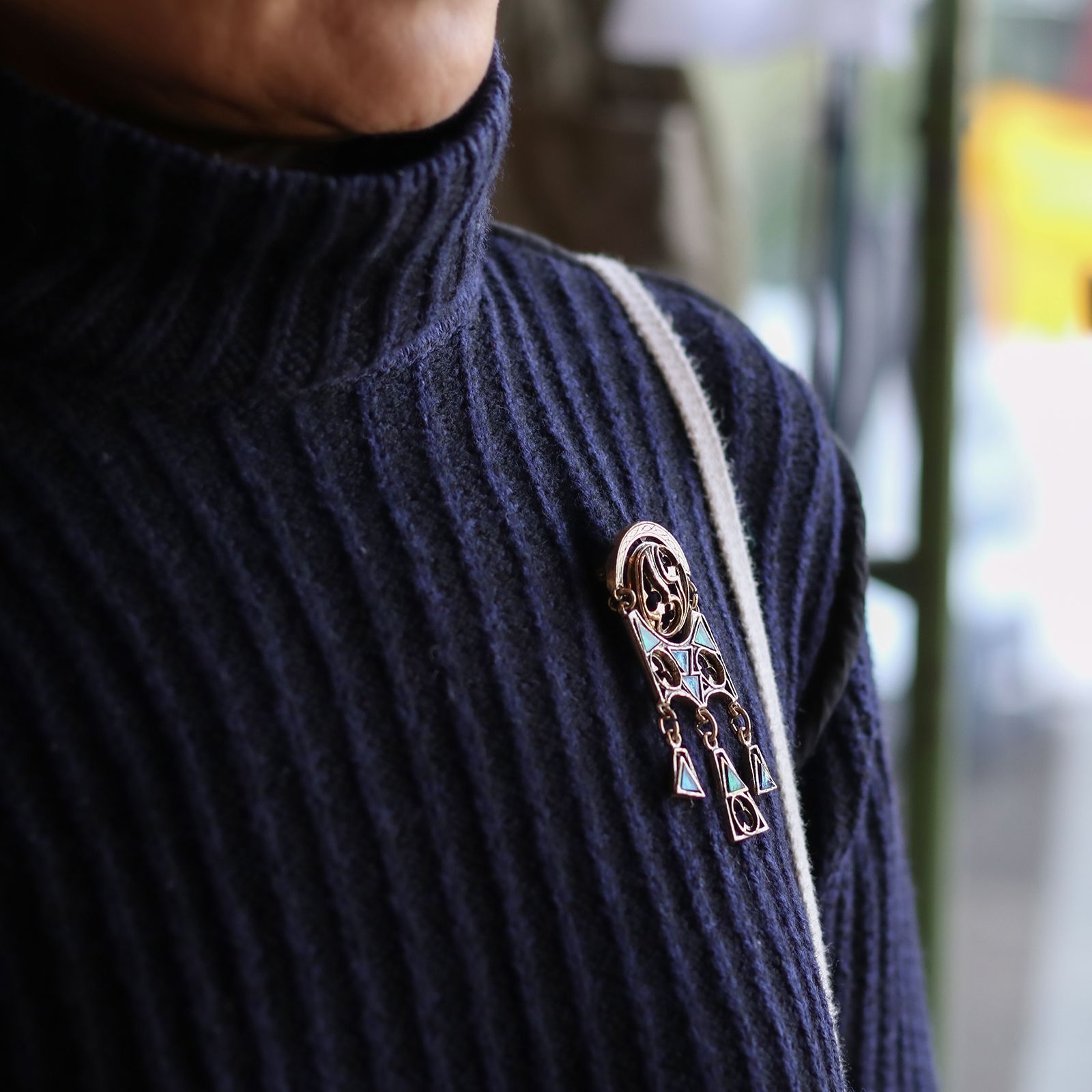 「スイングジオメトリック」ブローチ イギリス