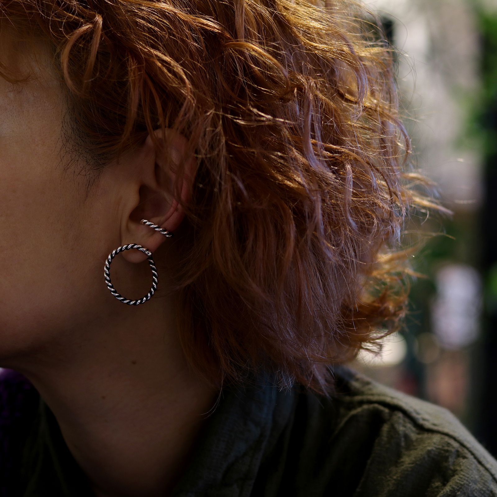 「ROPING SPIRAL EARCUFF」イヤーカフ