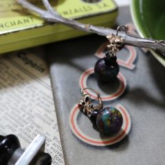 「グラフィティラウンド＆リボン」ピアス フランス