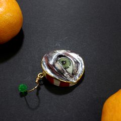 「目」ピアス（片耳） レッド×シルバーB