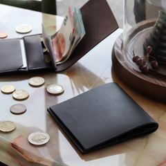 「piastra」2つ折りスリム財布 ブラック