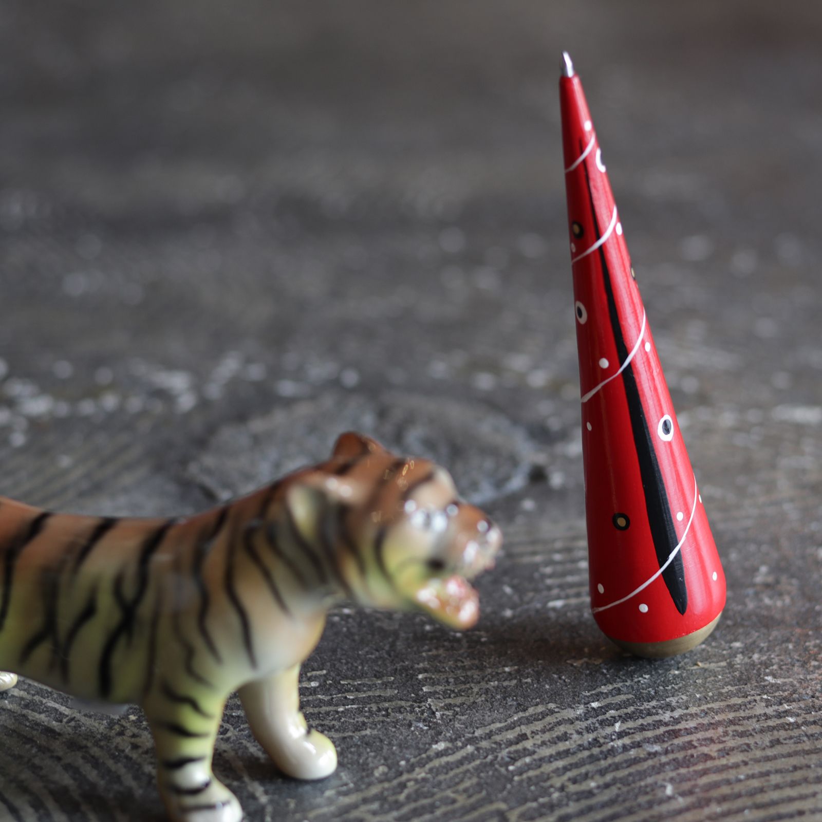 「立ち上がれペン」patternB 隈研吾