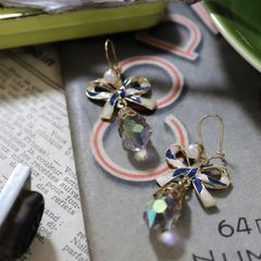 「オーロラペンデュラム＆リボン」ピアス フランス