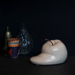 「ROBBEN MARBLY」溶けたリンゴのオブジェ