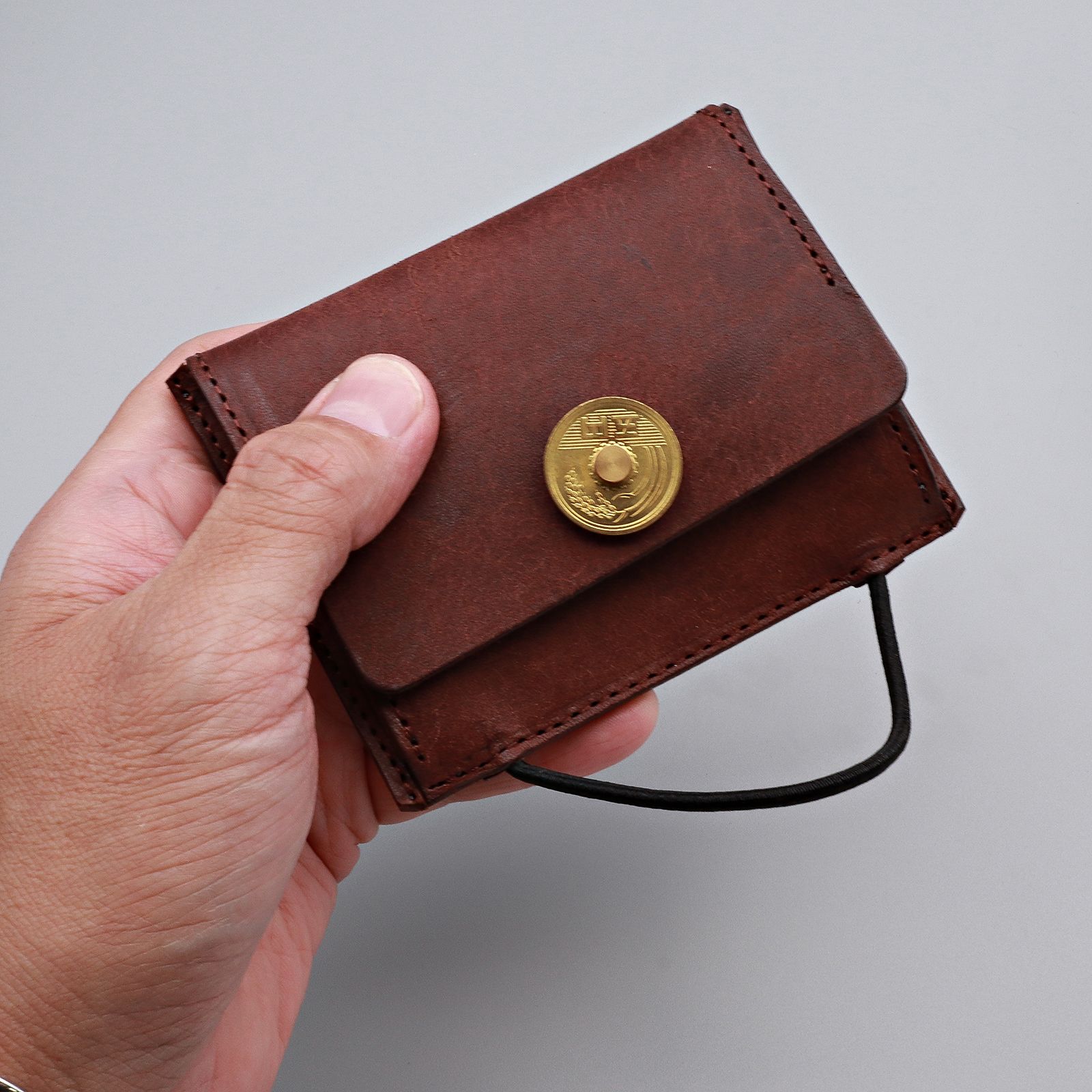 「5YEN COIN CASE/MONEY CLIP」ミニ財布 ブラウン