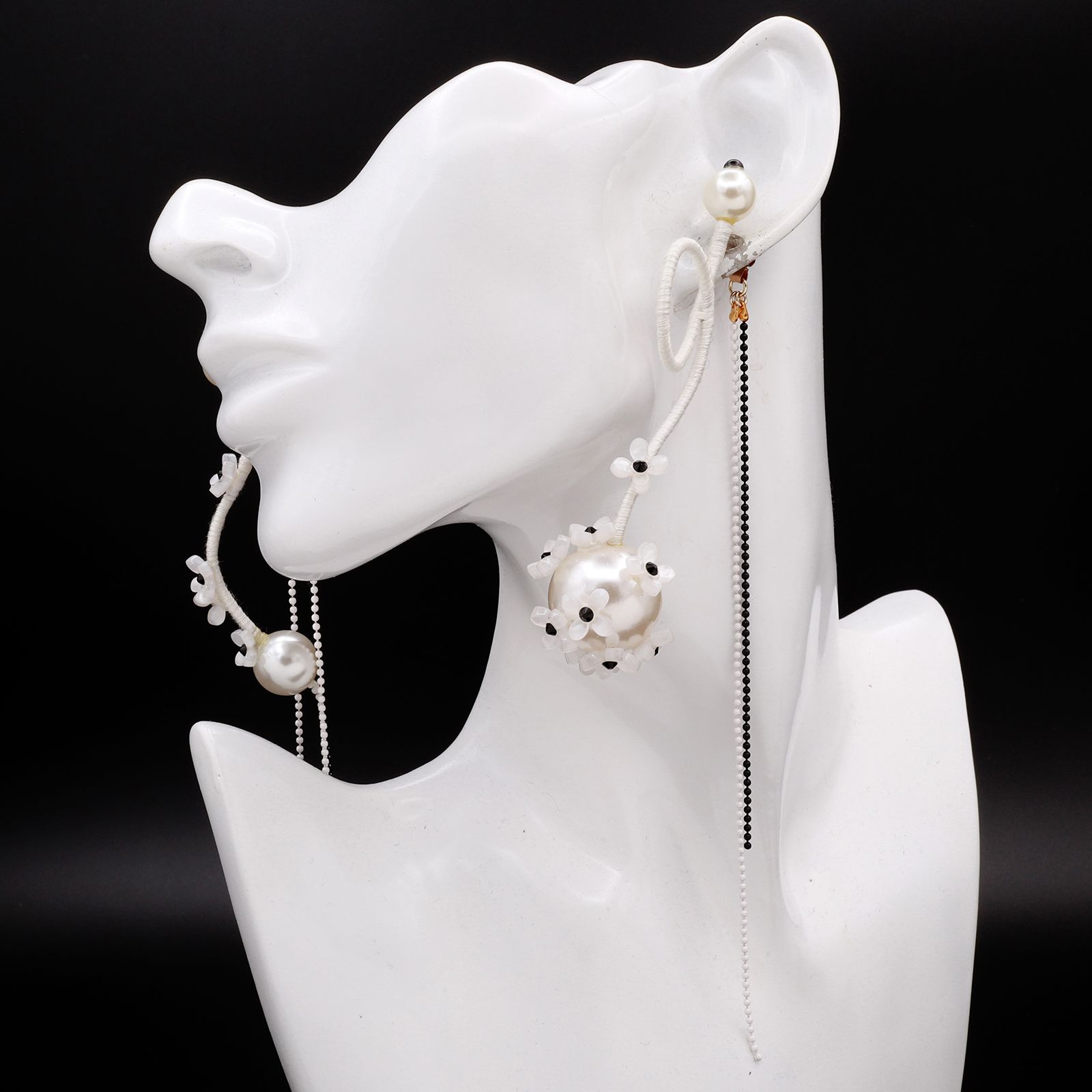 「パール花」ピアス モノトーン【collection de couleurs de sachikoism】