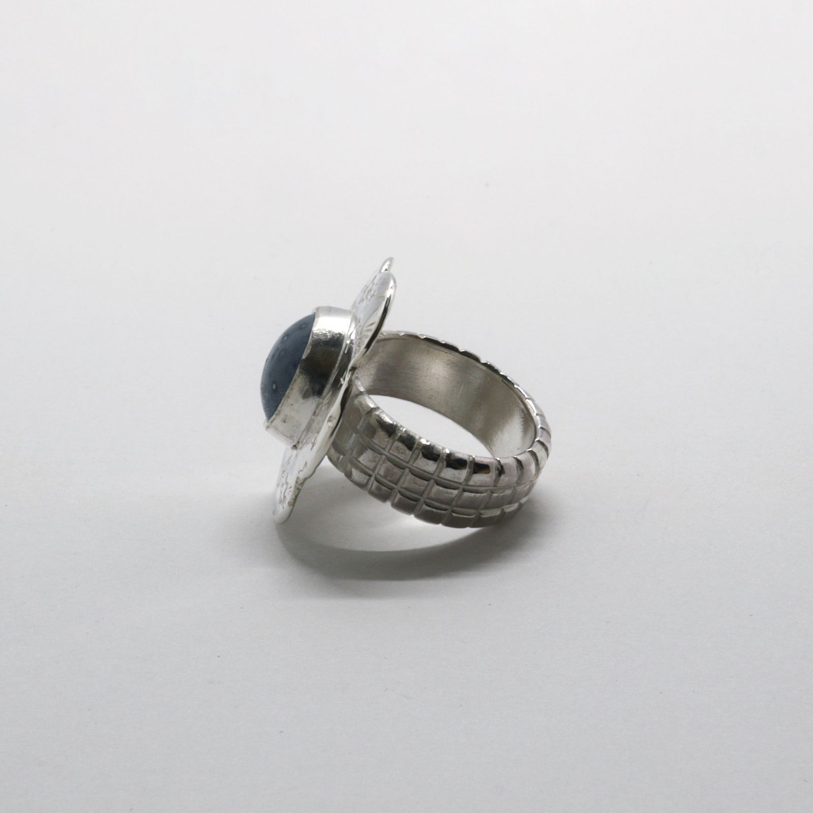 「Blue Sponge Coral Flower Ring」リング