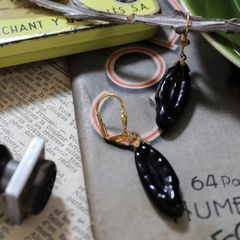 「グラスプルーン」ピアス フランス