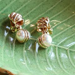 「メタル＆オーロラパール」イヤリング イタリア Beauty Brass