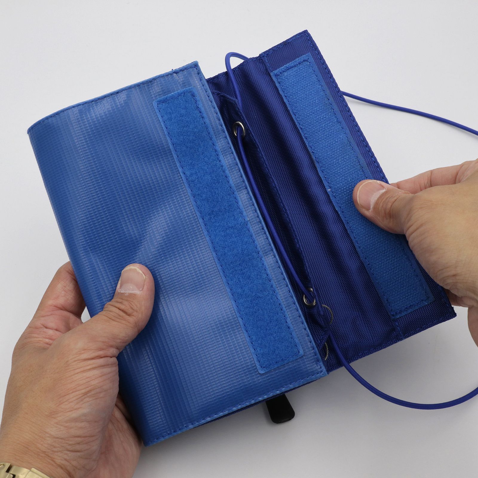 「FLY Long Wallet」ショルダーウォレットXL ブルー