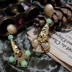 「ゴージャストリプルベル」イヤリング グリーン