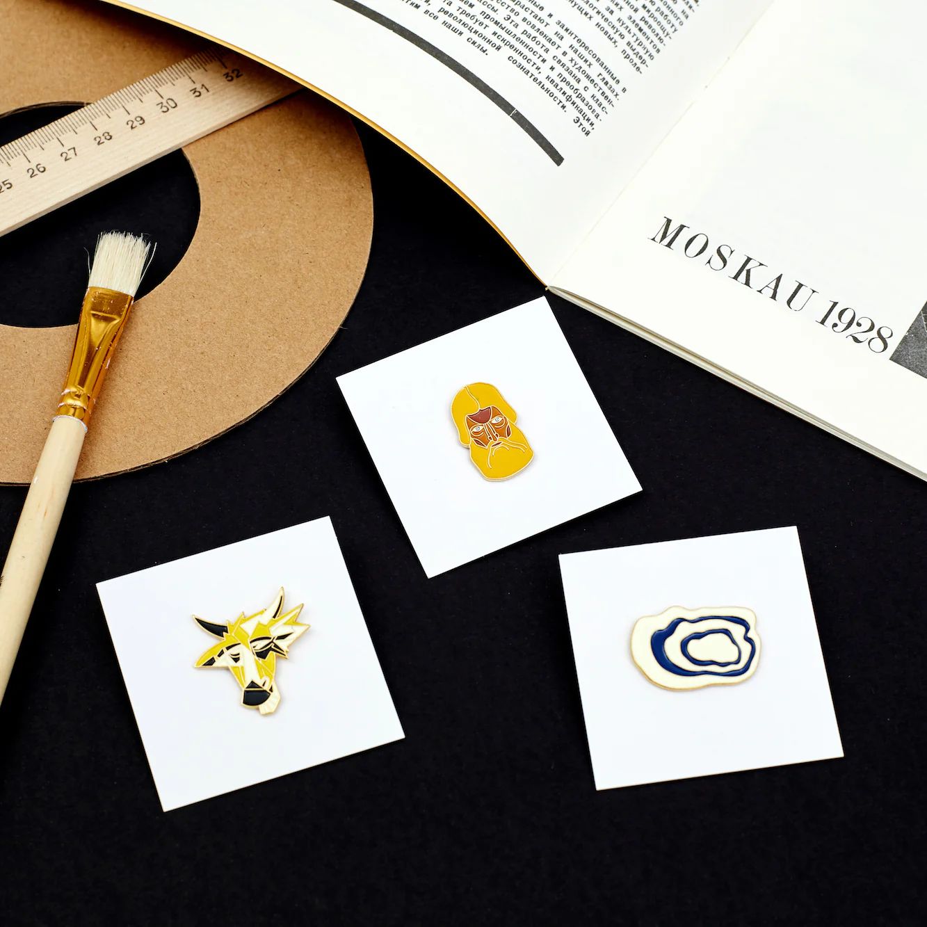 「Larionov」ピンズ アヴァンギャルドコレクション