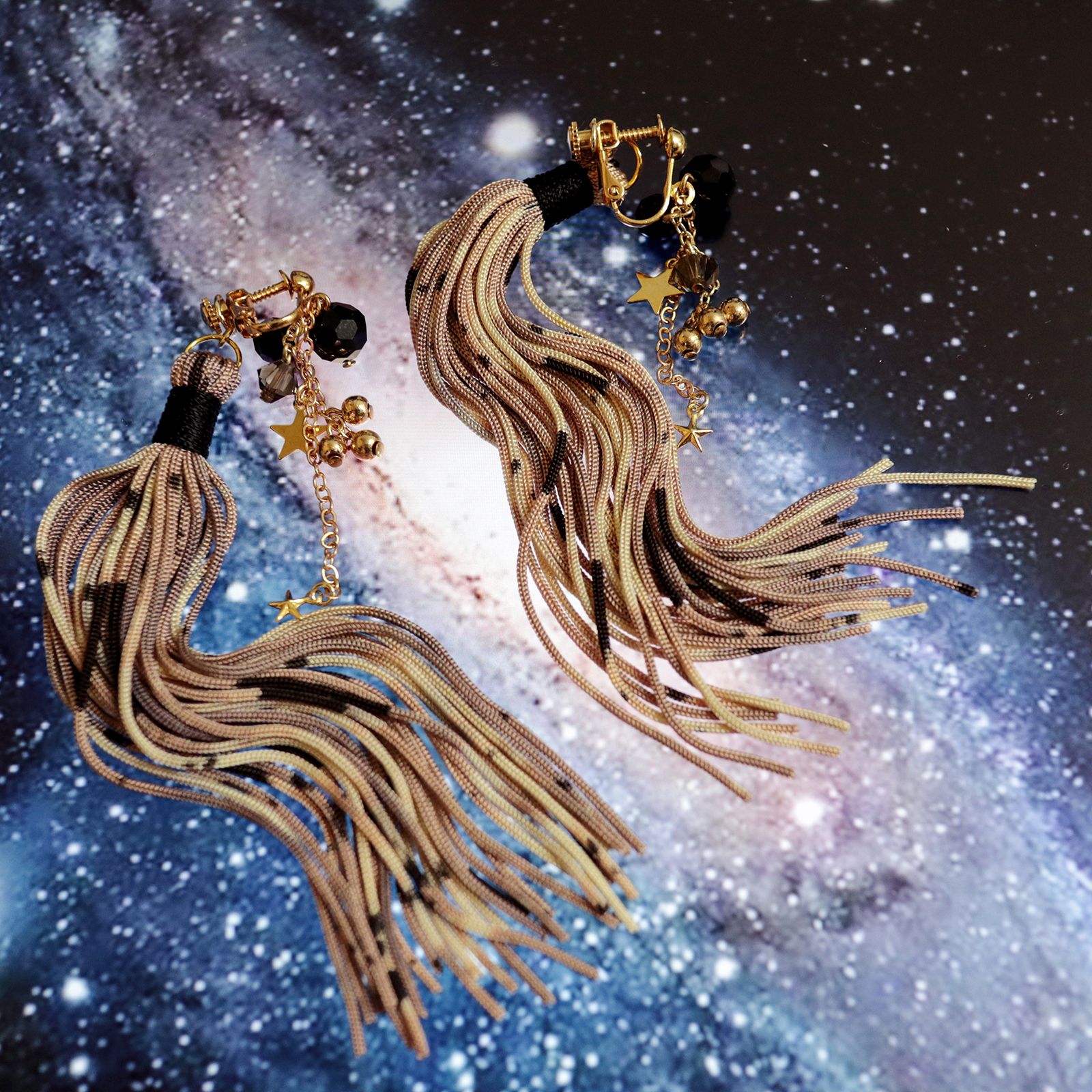 「TEO 星雲染めビーズ」イヤリング【La cosmologie de sachikoism】