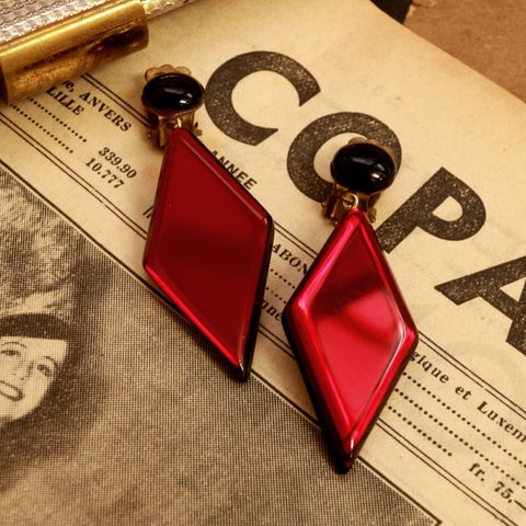 「艶めきレッドダイヤ」イヤリング フランス
