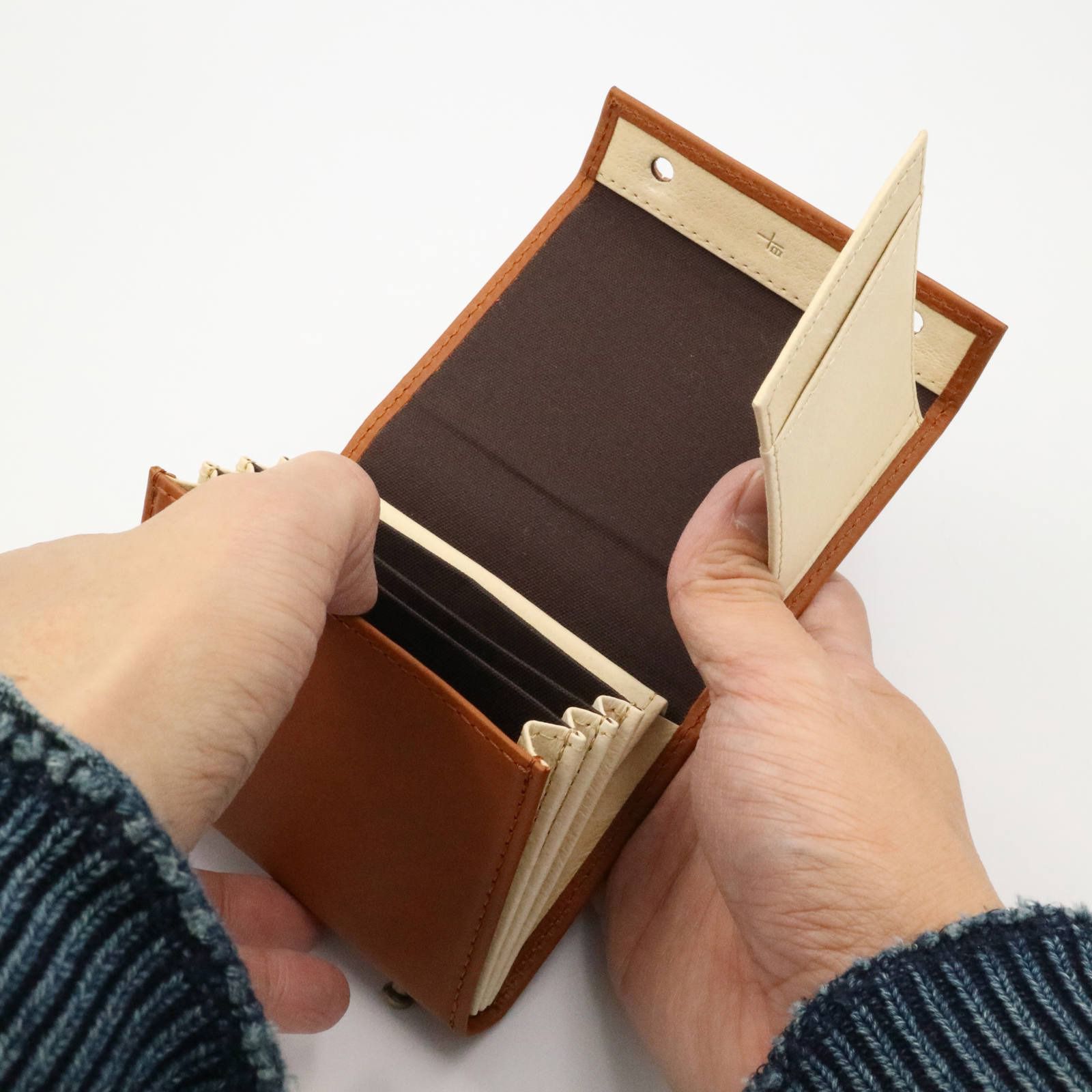 m+ - 【送料無料対象外】「millefoglie II P25 (LH)」ミニ財布