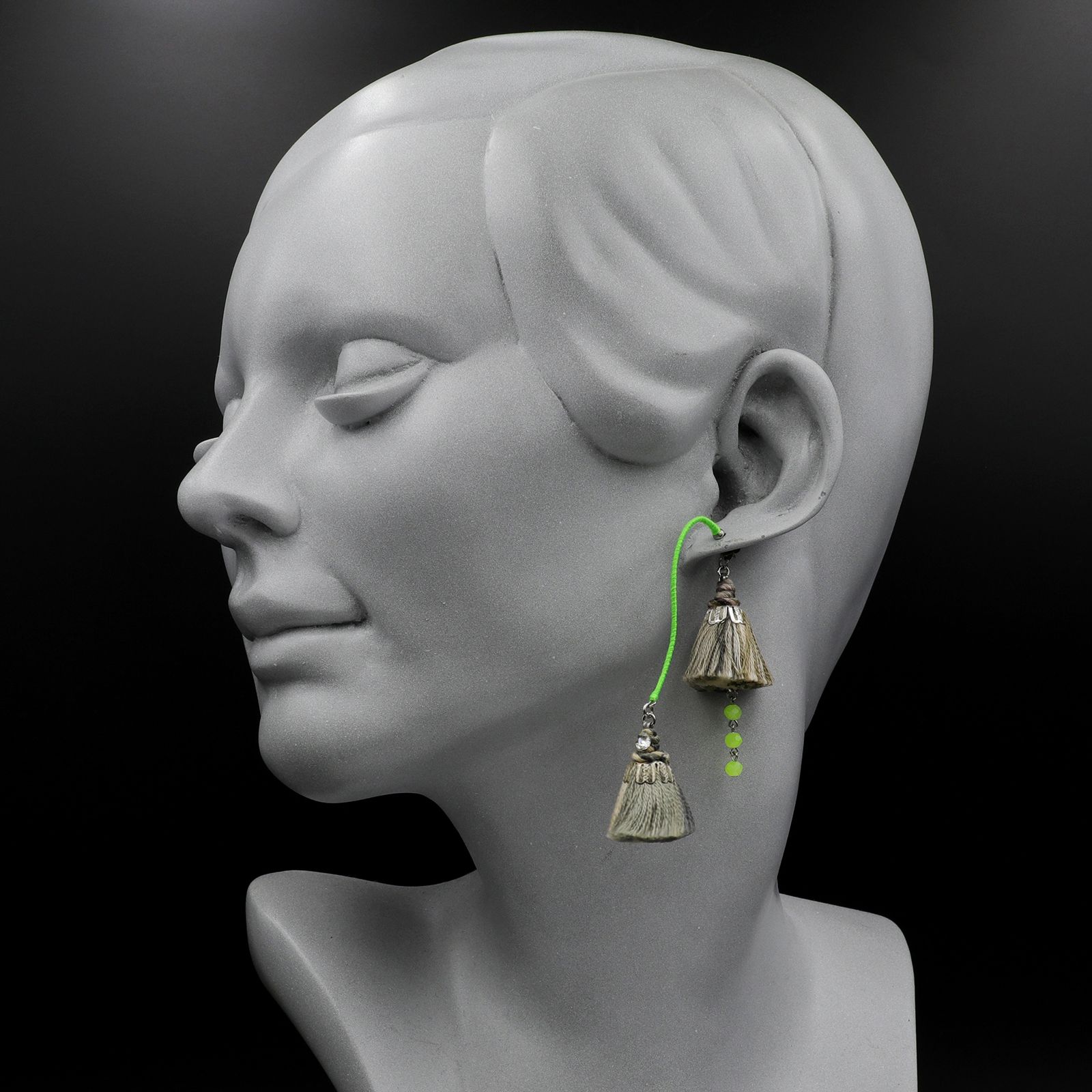 「Le conte de Pamellah つり鐘」ピアス