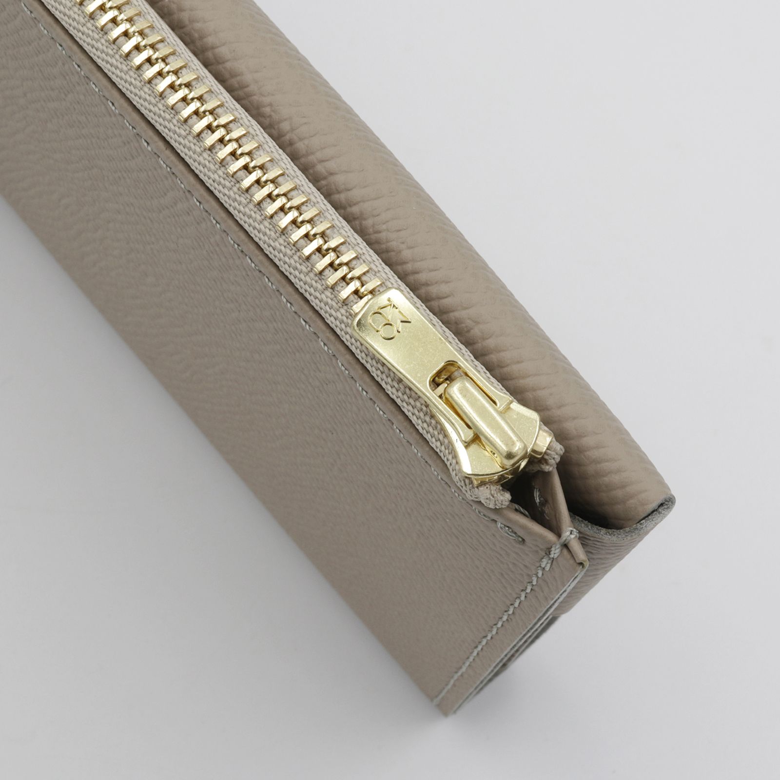 「小さく薄い長財布UNO ver.2 Noblessa」lightgray