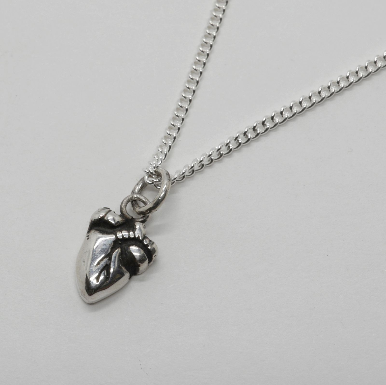 「Tiny Heart Necklace」ネックレス