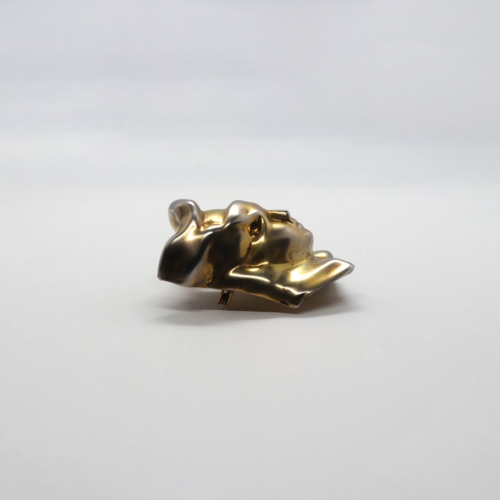 「レディメタル」ブローチ EAU DU SOIR フランス