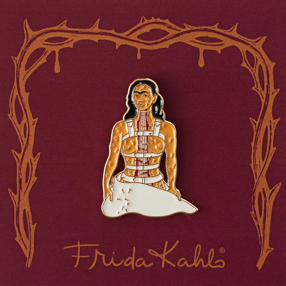 「Frida Sitting」ピンズ フリーダ・カーロ