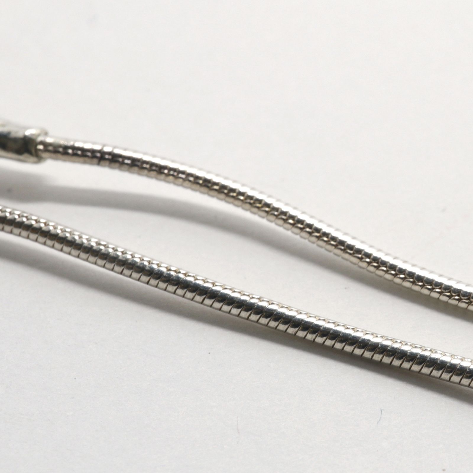 「LINE NECKLACE MIX」ネックレス